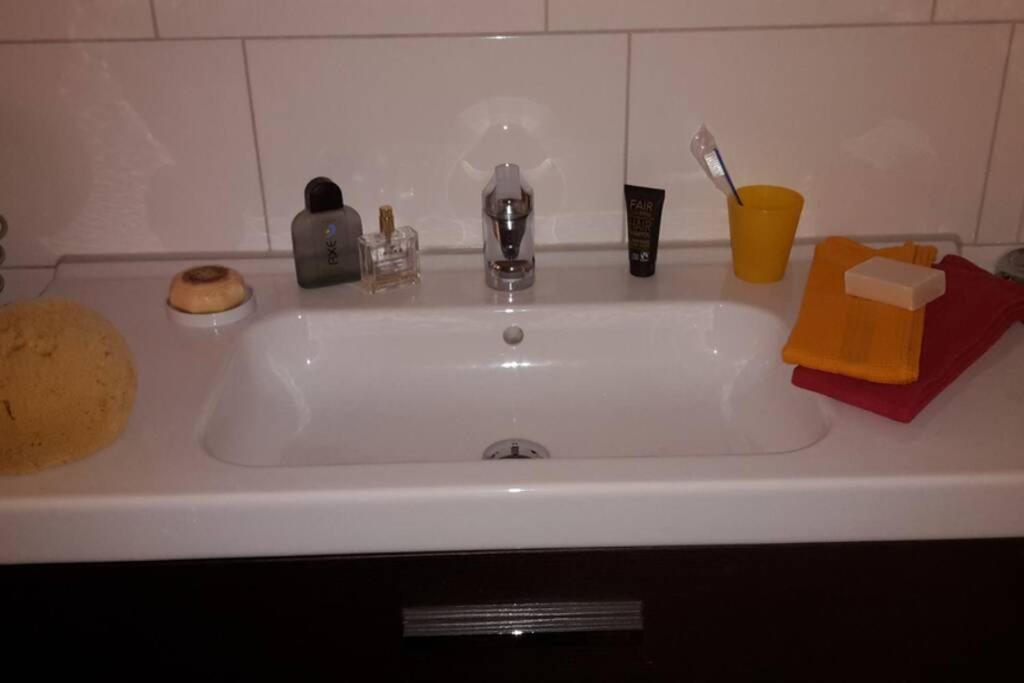 Grosse Wohnung 20 Km Von Koeln Bis Zu 17 Personen Rosrath Exterior photo